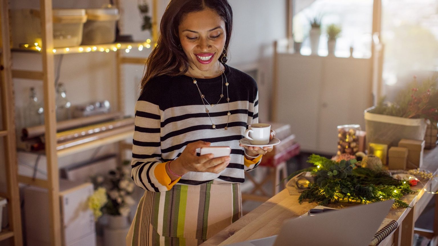 4 Passive Income Streams for Women To Make Money During the Holidays