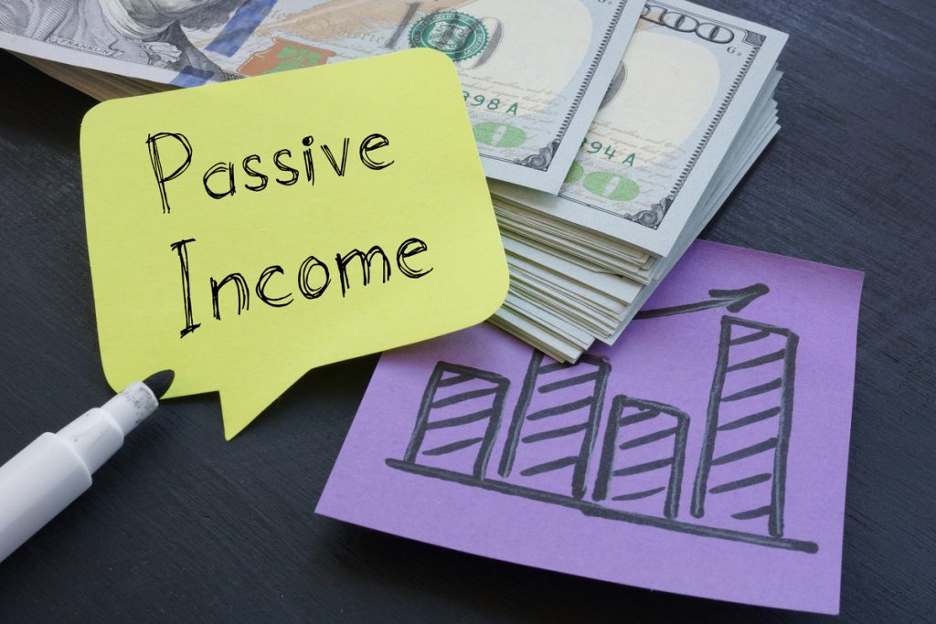 Realty Income vs. Agree Realty: Which Is the Better Monthly Dividend Stock to Buy for Passive Income Right Now?